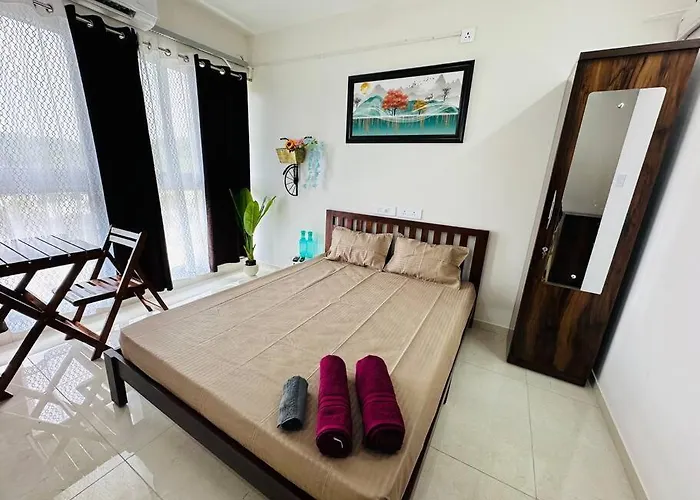 Couple Friendly - Work Travel Stay